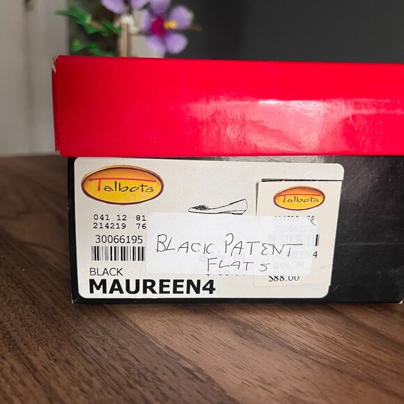 Vintage Black Patent Leather Ruffle Toe Flats - Picture 12 of 13